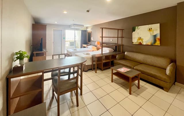 Superior Studio with 2 Single Beds