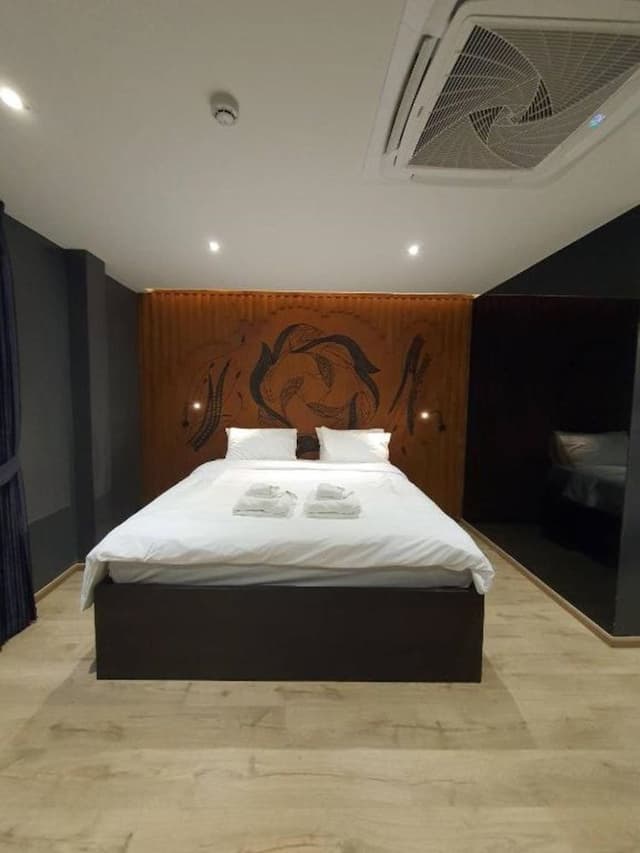 Deluxe Family Room with Balcony