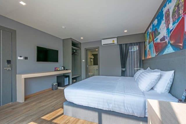 Deluxe Double Room, City View