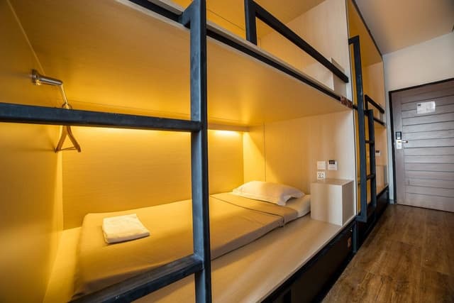 Private 6 beds (Share Bathroom)