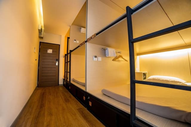 Private 6 beds (Share Bathroom)