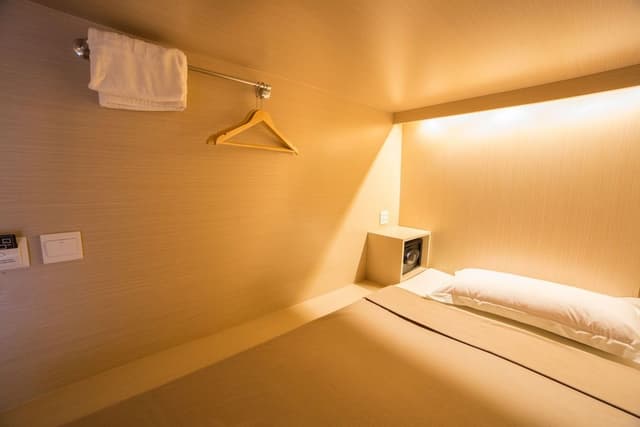 Private 6 beds (Share Bathroom)
