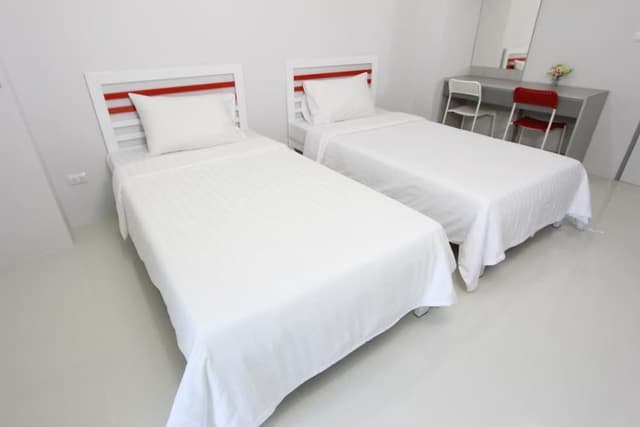 Twin Beds Room