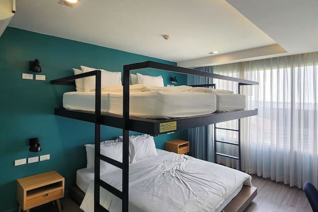 Simply Quad Room