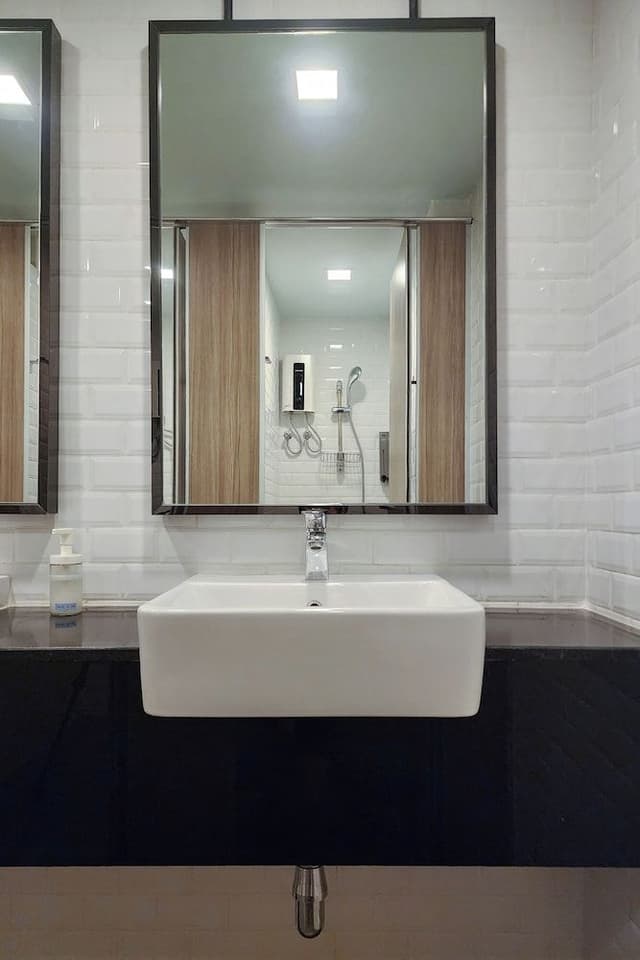 Family Room with 8 bed with Private Bath