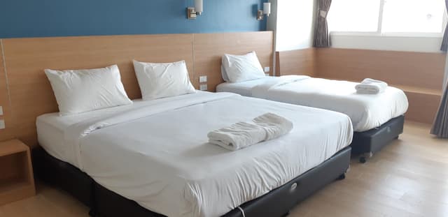Deluxe Room with Bathtub