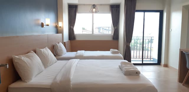 Deluxe Room with Bathtub