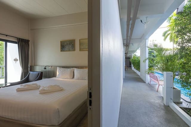 Standard Room, 1 King Bed, Ground Floor