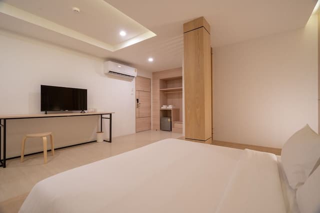 Studio Double Room - No Window