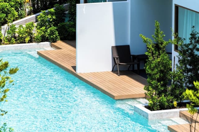 Deluxe Pool Access Room