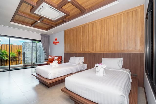 deluxe twin bed with private pool