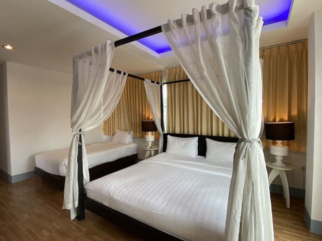 Junior Suite, 1 Bedroom, Non Smoking, Pool Access
