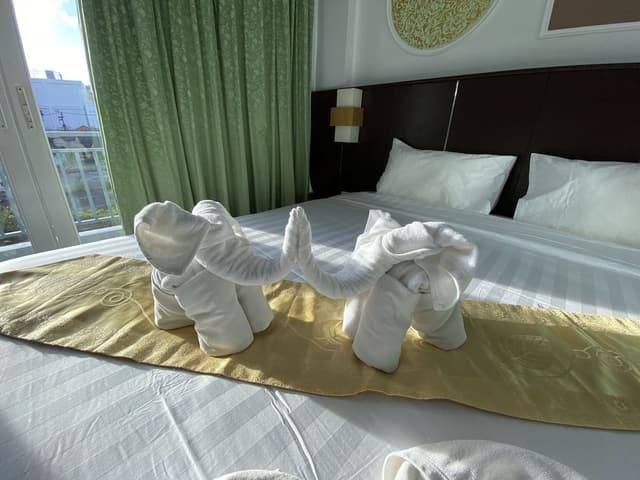 Deluxe Double Room, 1 King Bed, Non Smoking, City View