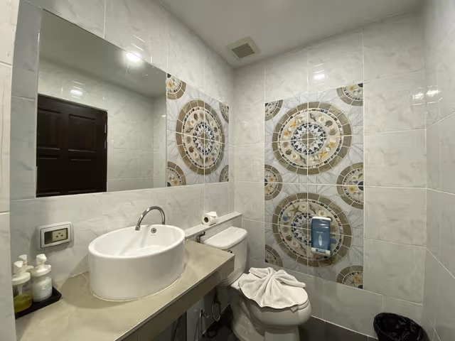 Superior Double Room, 1 King Bed, Non Smoking, City View