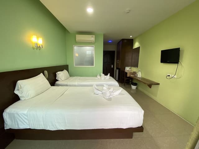 Superior Twin Room, 2 Twin Beds, Non Smoking, City View