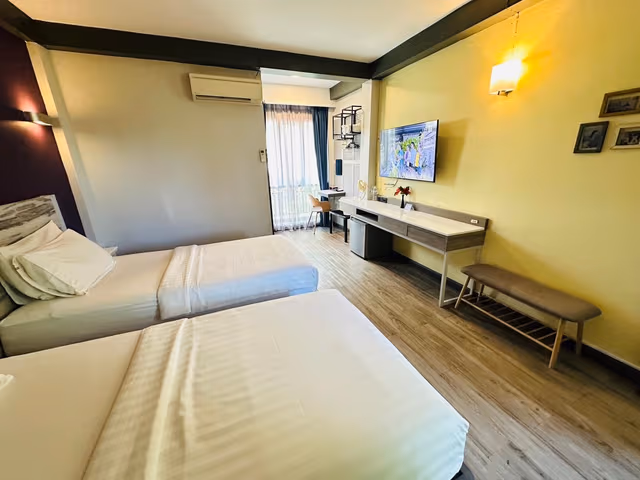 Standard - (2 Single Beds)