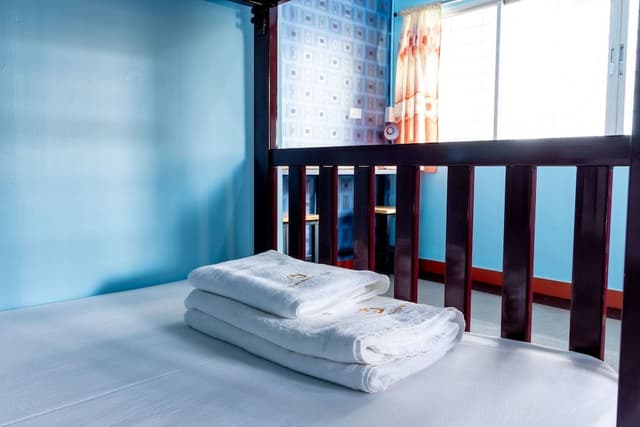 Shared Dormitory, Women only