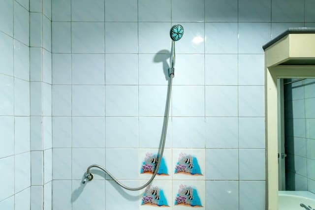 Shared Dormitory, Men only
