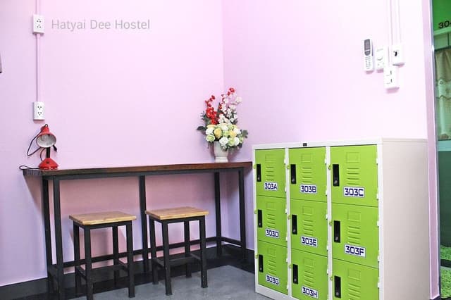 Shared Dormitory, Women only