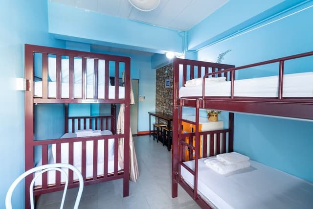 Shared Dormitory, Men only