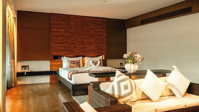 Honeymoon Suite