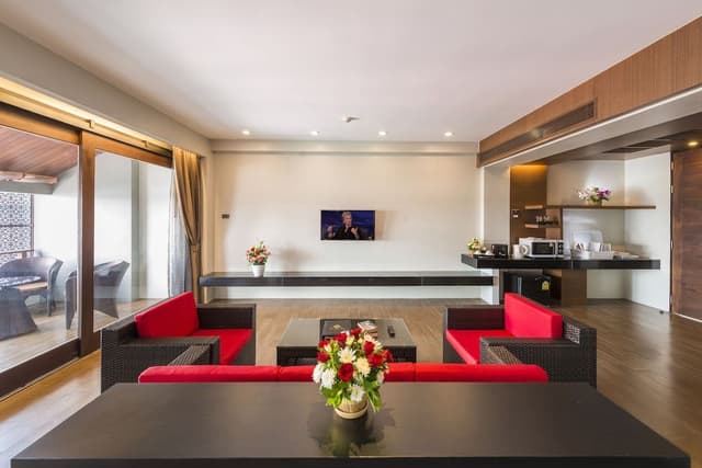 Honeymoon Suite