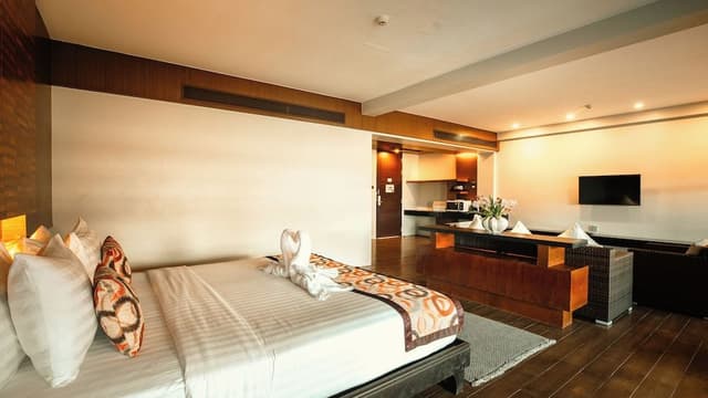 Honeymoon Suite