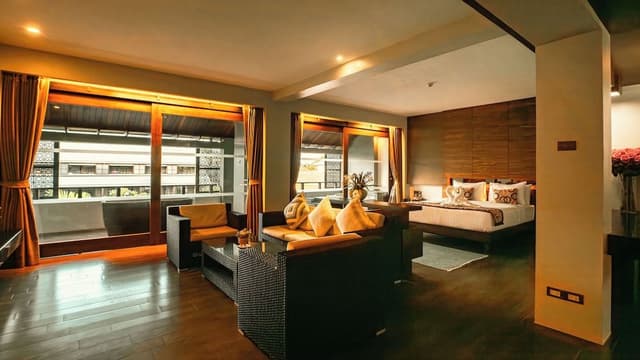 Honeymoon Suite