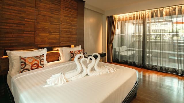 Deluxe Pool Access Double or Twin