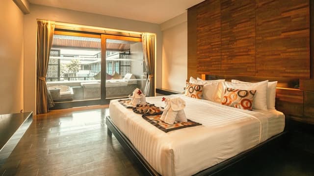 Deluxe Balcony Double or Twin