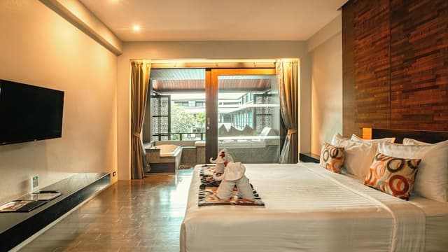 Deluxe Balcony Double or Twin