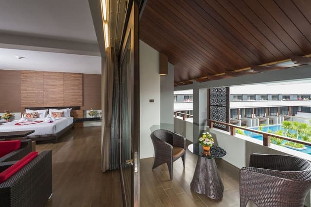 Honeymoon Suite