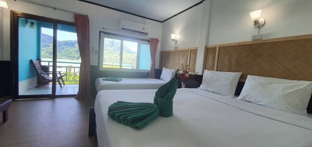 V-Room, Seaview