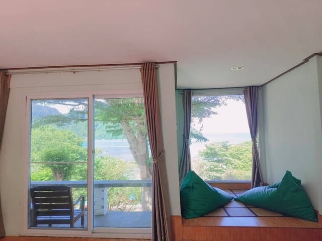 Hillside Bungalow, Sea View