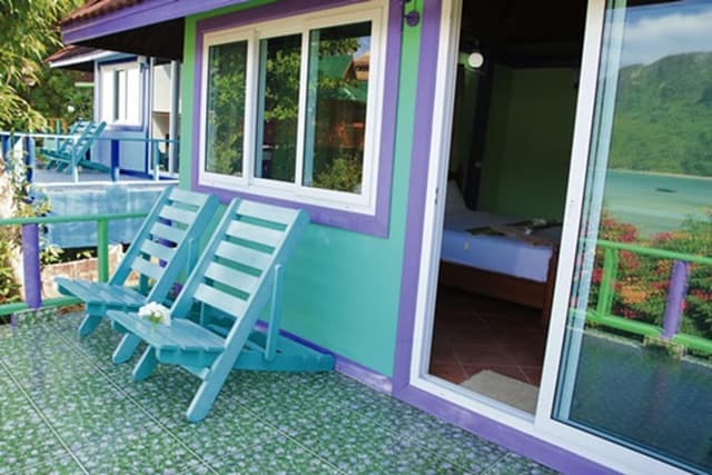 Hillside Bungalow, Sea View