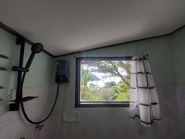 Hillside Bungalow, Sea View