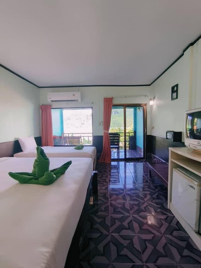 V-Room, Seaview