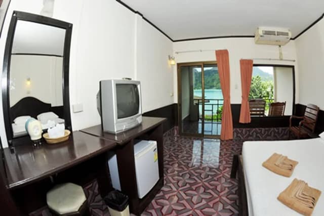V-Room, Seaview