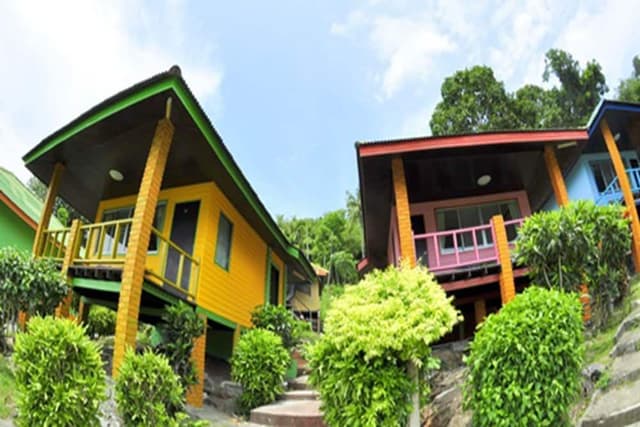 Hillside Bungalow, Sea View