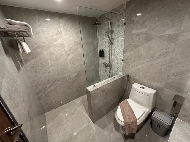 Suite with Kitchen