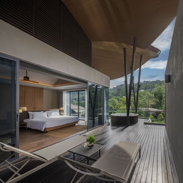 Private Loft with Whirlpool