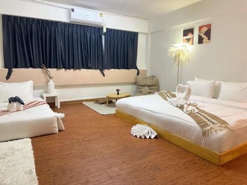 Montana Hotel & Hostel Phuket