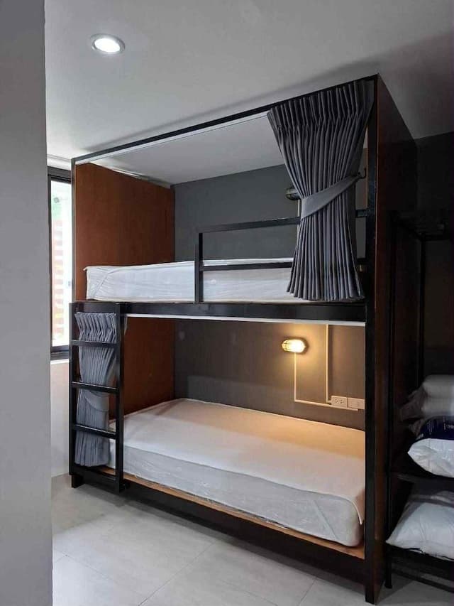 6 Bed Mixed Dorm Room Ensuite (Room #3)