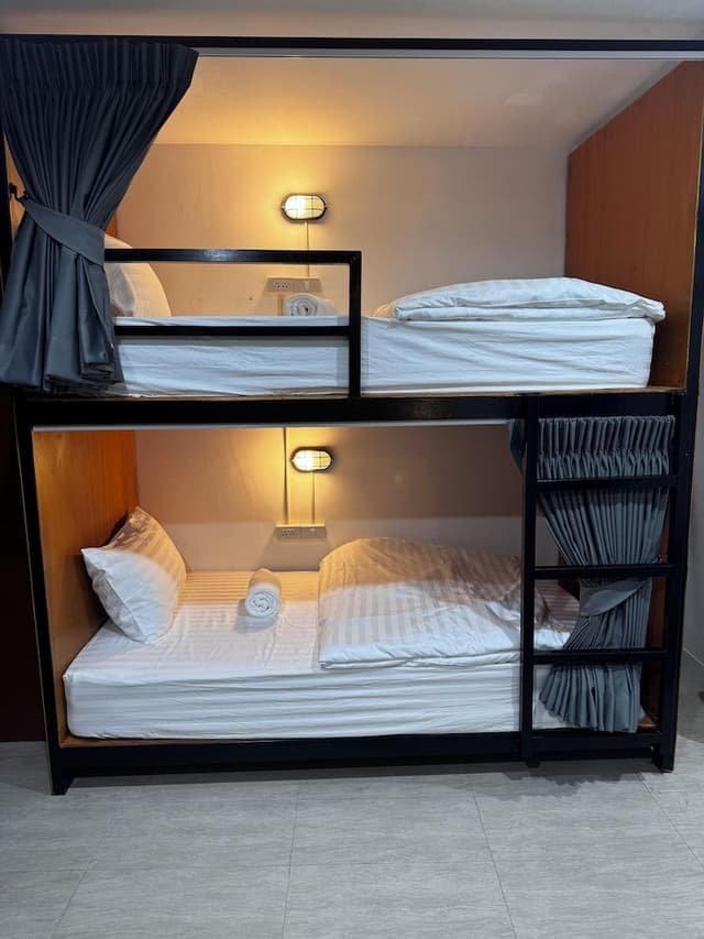6 Bed Mixed Dorm Room Ensuite (Room #3)