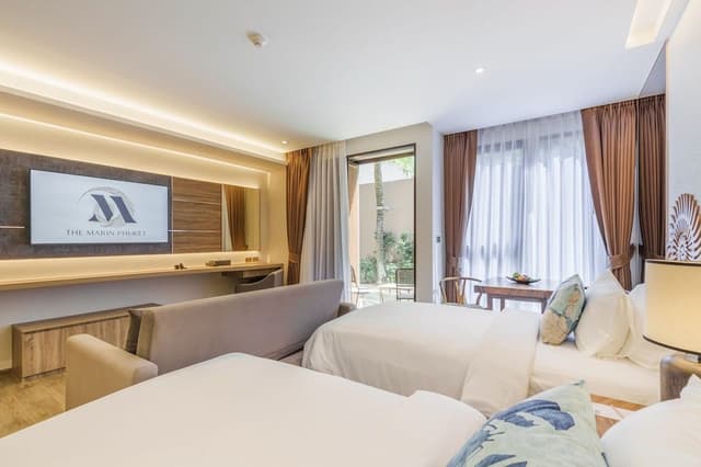 Deluxe Room, 2 Twin Beds, Pool Access