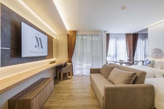 Deluxe Room, 2 Twin Beds, Pool Access