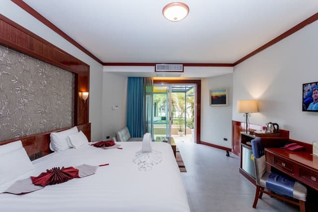 Junior suite Pool front