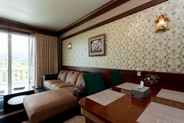 Erawan Suite B