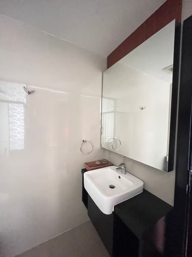 Deluxe Pool View Room
