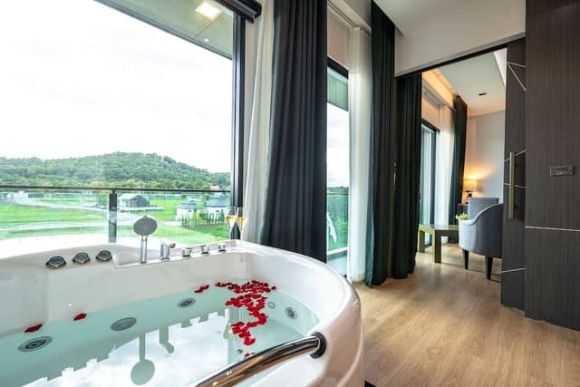 Executive Studio Suite